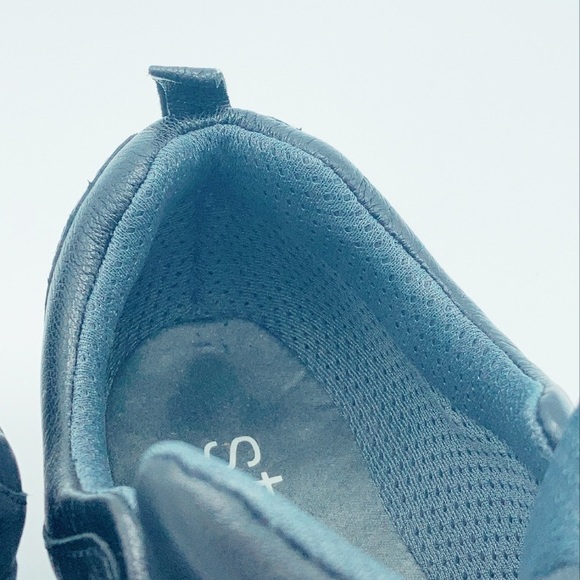 Strive Leather Sneakers NIB - Picture 12 of 14